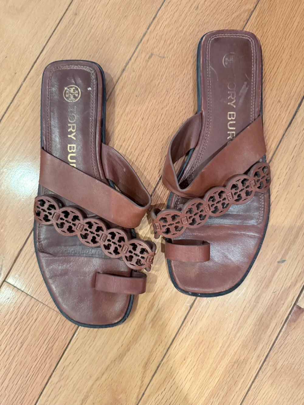 Tory Burch Brown Leather Logo Cutout Toe-Loop Sandals